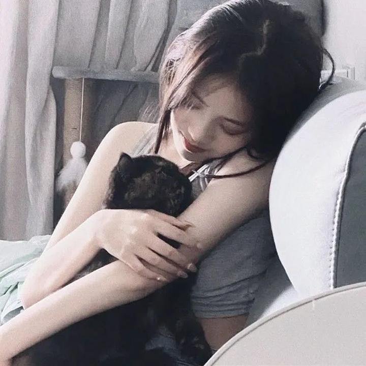 纯真小镇的夫人